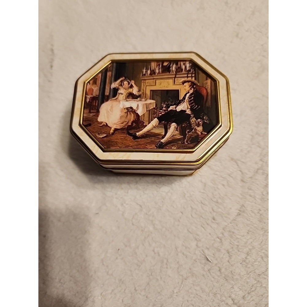 Churchill's of London Old Masters Collection William Hogarth Octagon Tin Box